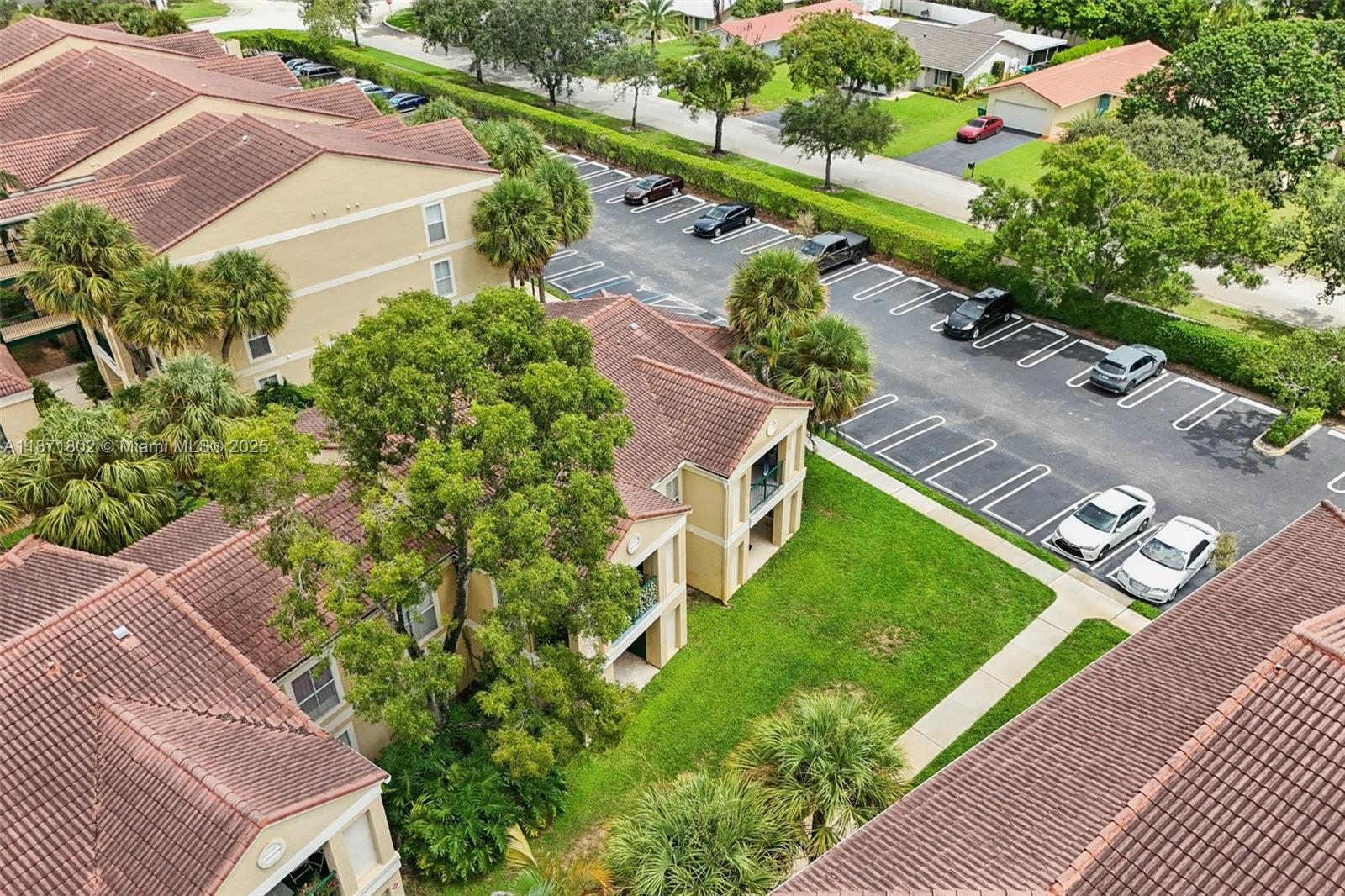 SAVANNAH AT RIVERSIDE CON - Residential