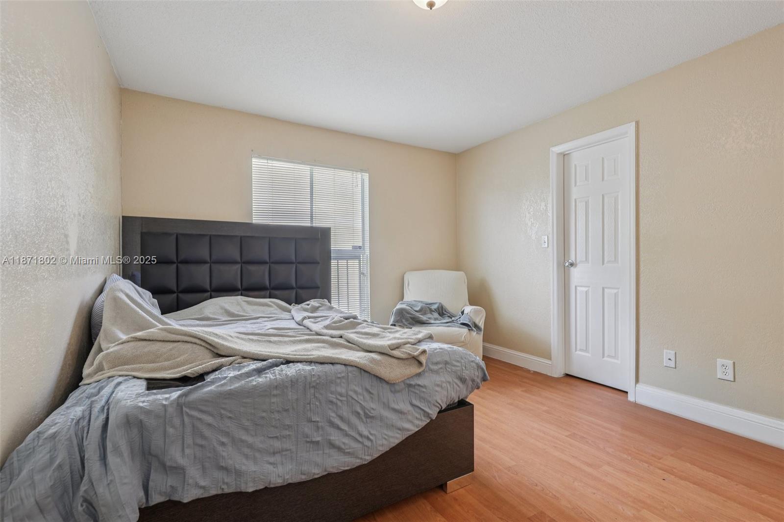 SAVANNAH AT RIVERSIDE CON - Residential