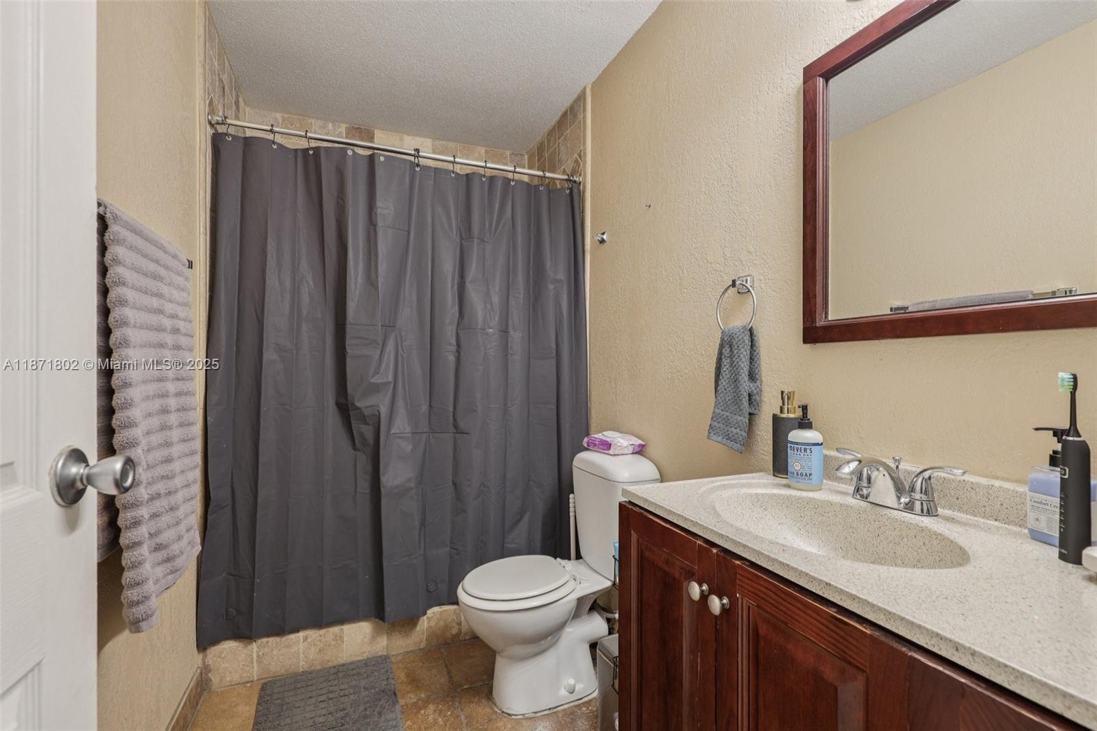 SAVANNAH AT RIVERSIDE CON - Residential