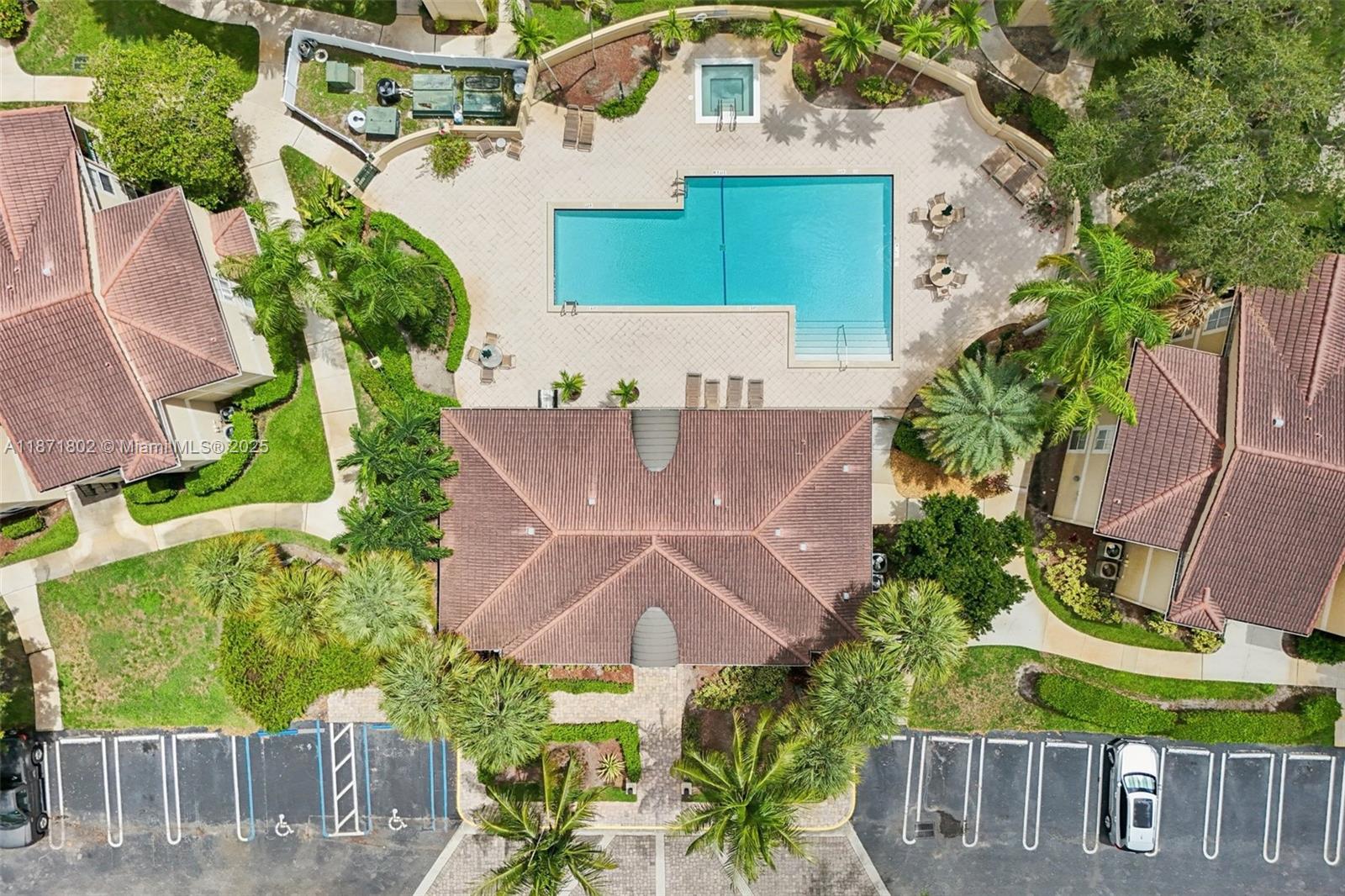 SAVANNAH AT RIVERSIDE CON - Residential