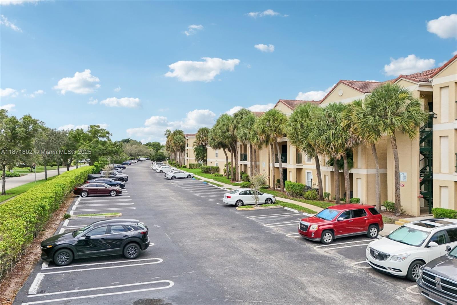 SAVANNAH AT RIVERSIDE CON - Residential