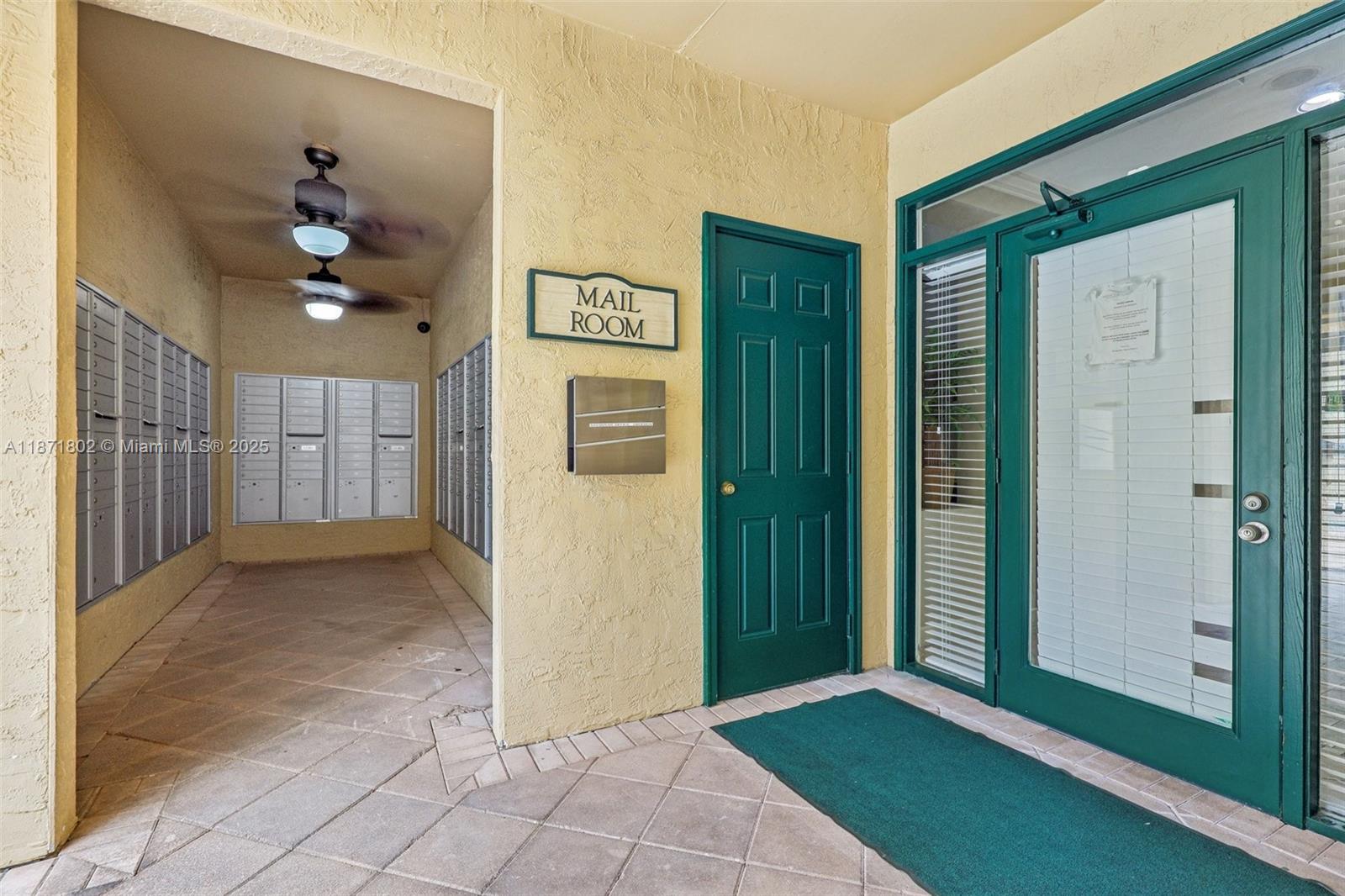 SAVANNAH AT RIVERSIDE CON - Residential