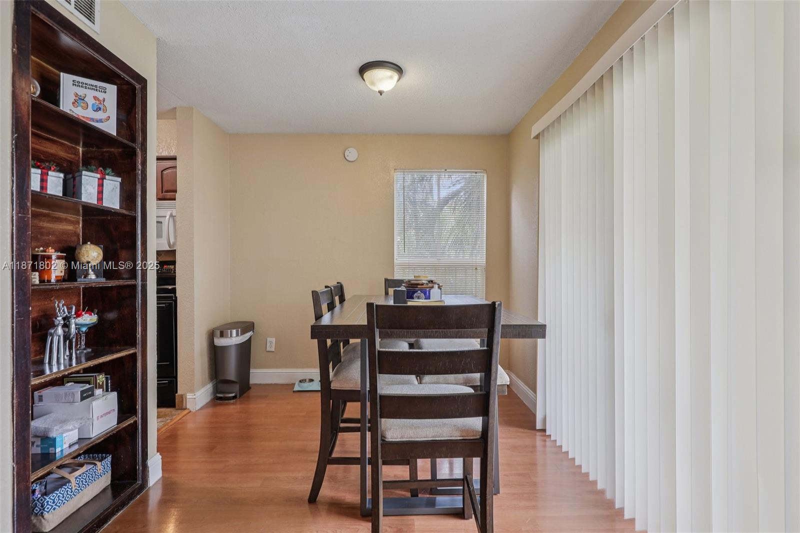 SAVANNAH AT RIVERSIDE CON - Residential