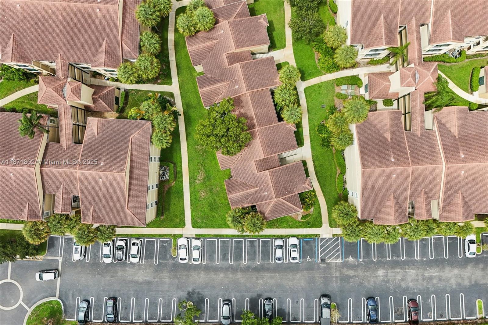 SAVANNAH AT RIVERSIDE CON - Residential