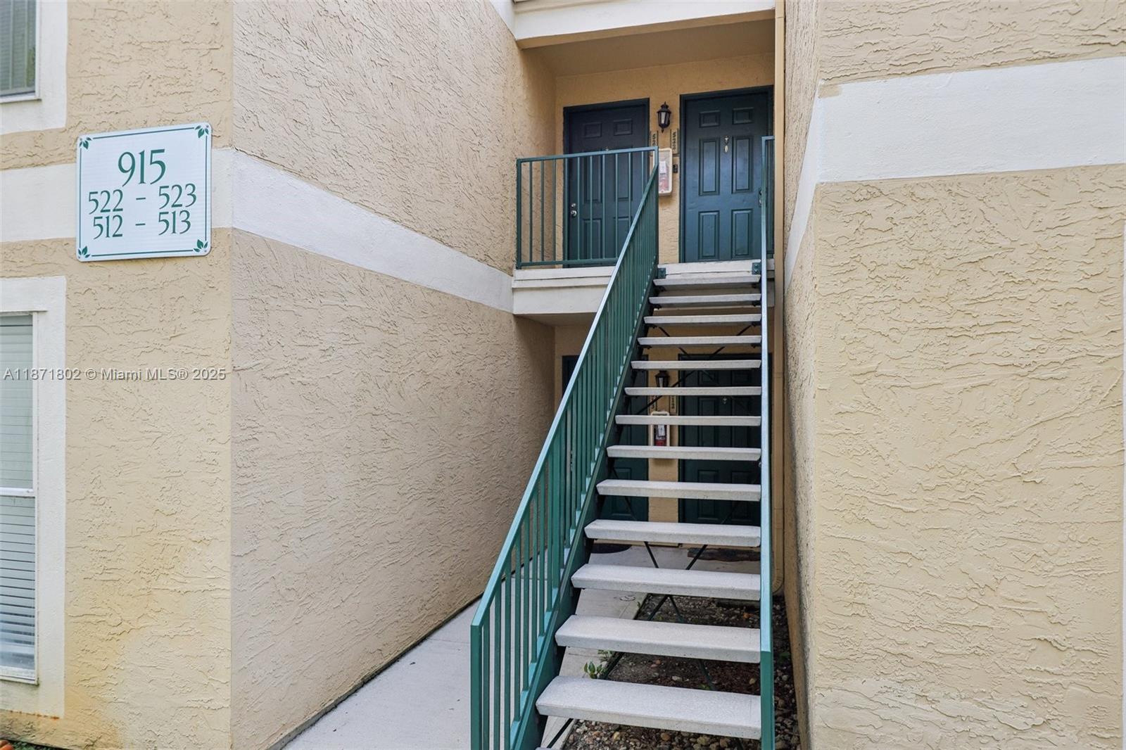 SAVANNAH AT RIVERSIDE CON - Residential