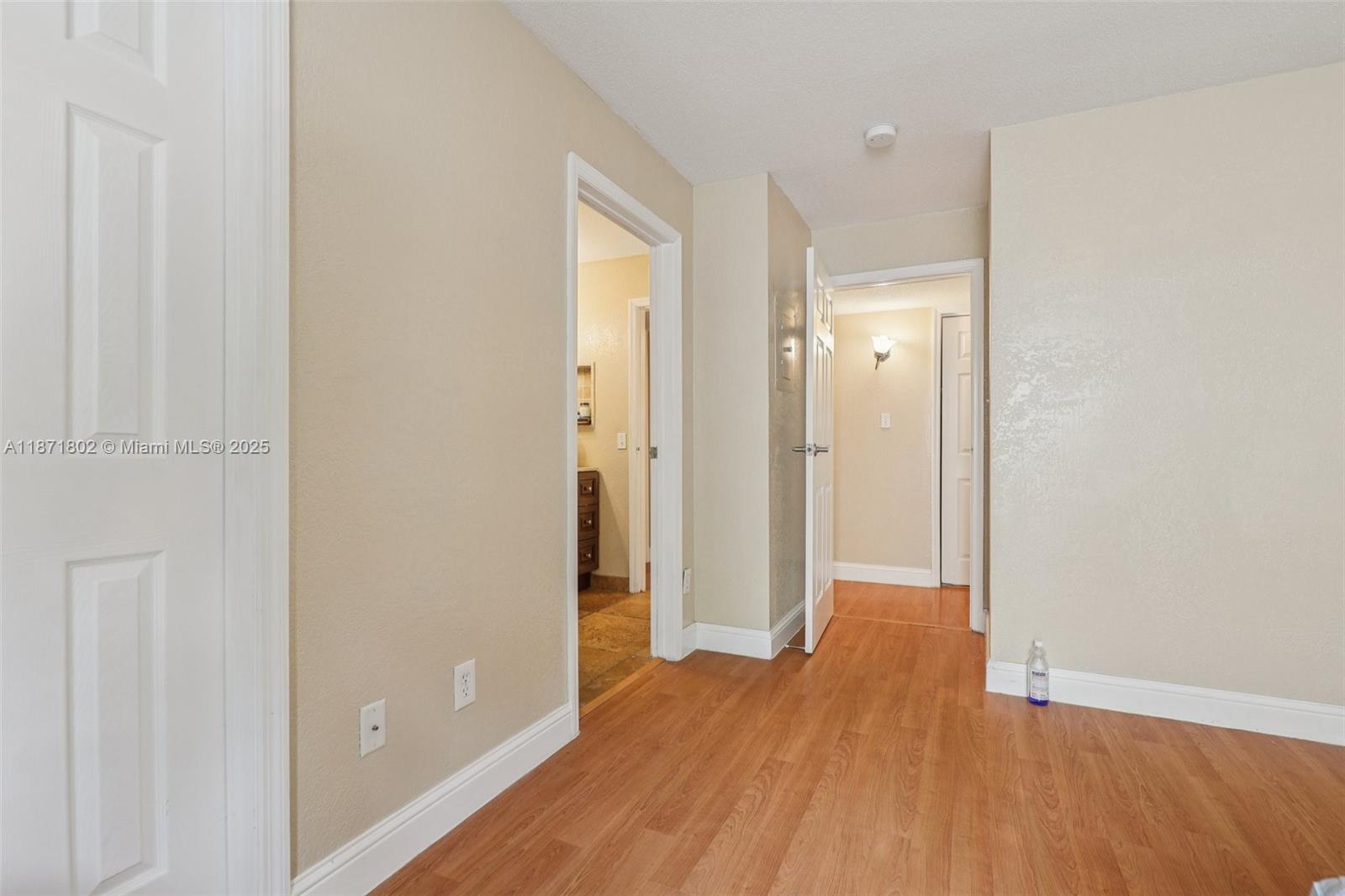 SAVANNAH AT RIVERSIDE CON - Residential