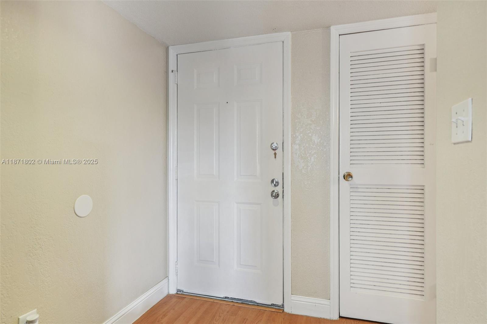 SAVANNAH AT RIVERSIDE CON - Residential