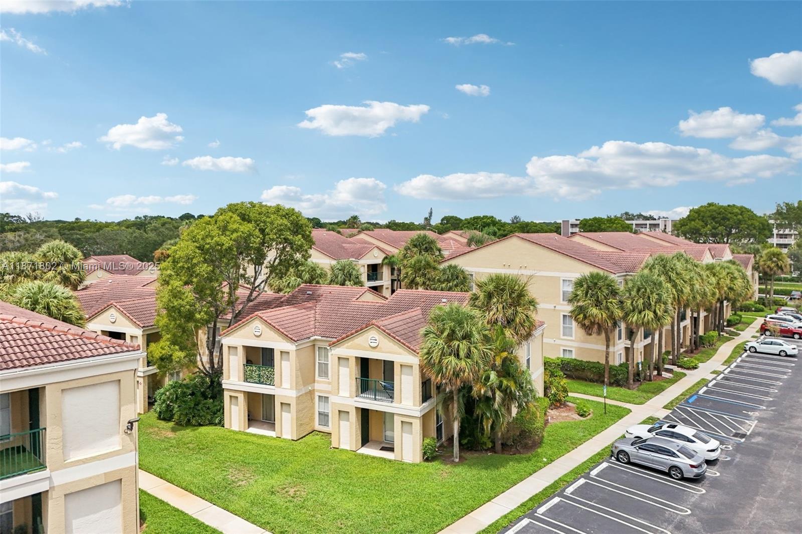 SAVANNAH AT RIVERSIDE CON - Residential