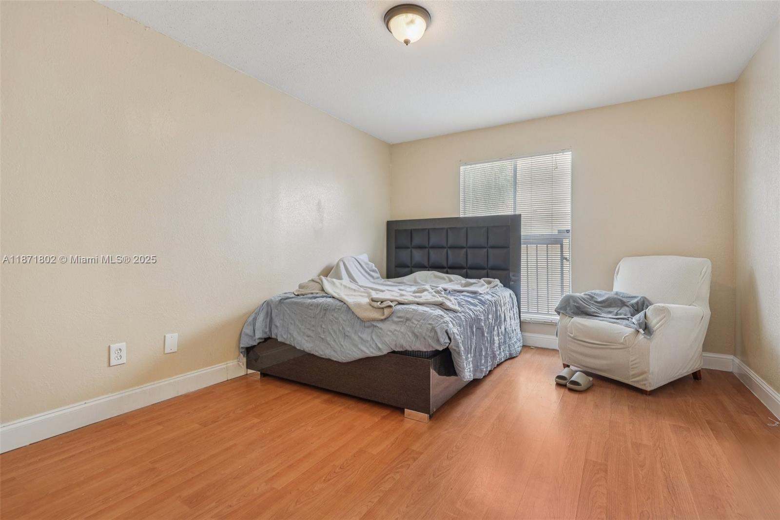 SAVANNAH AT RIVERSIDE CON - Residential