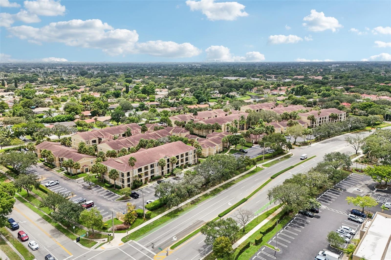 SAVANNAH AT RIVERSIDE CON - Residential