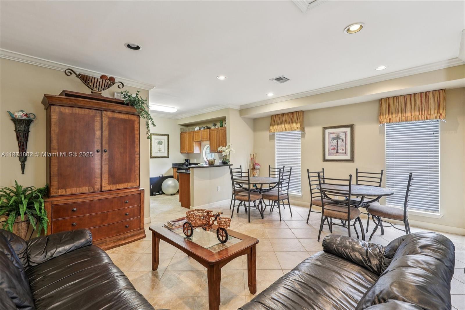 SAVANNAH AT RIVERSIDE CON - Residential