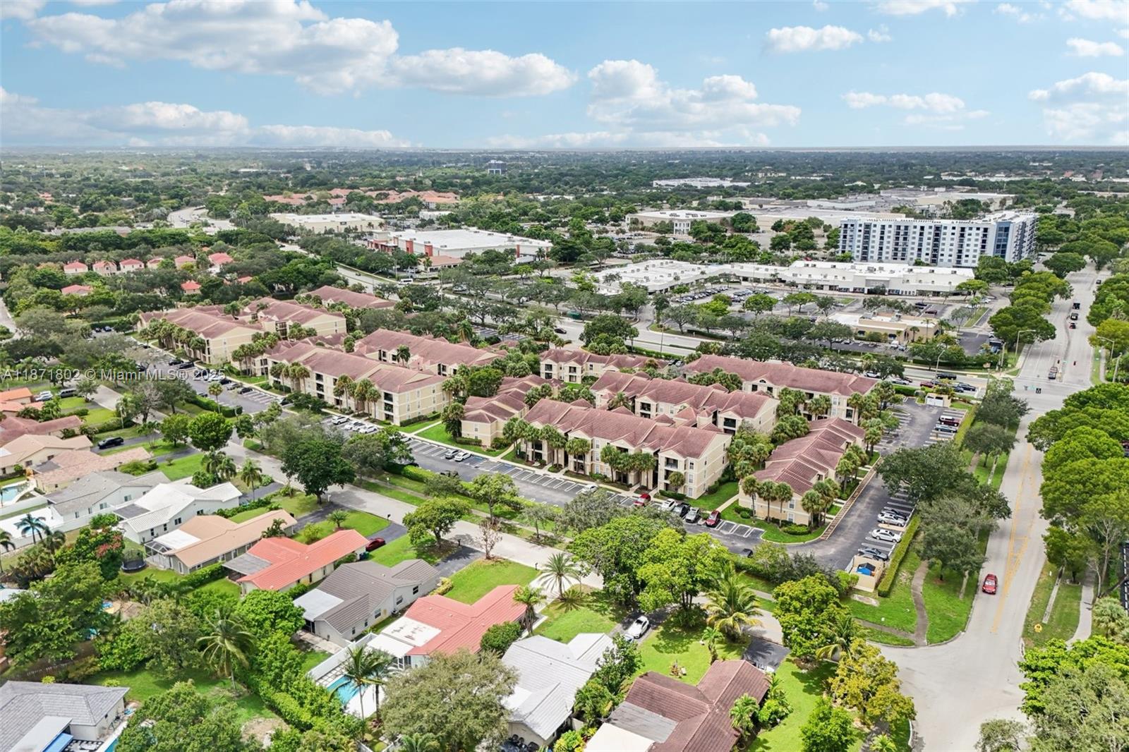 SAVANNAH AT RIVERSIDE CON - Residential