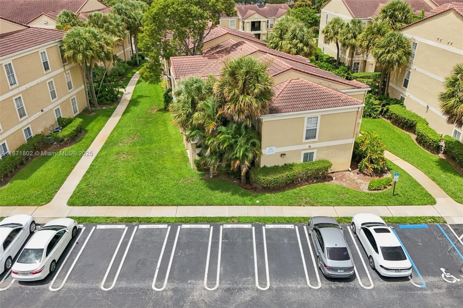 SAVANNAH AT RIVERSIDE CON - Residential