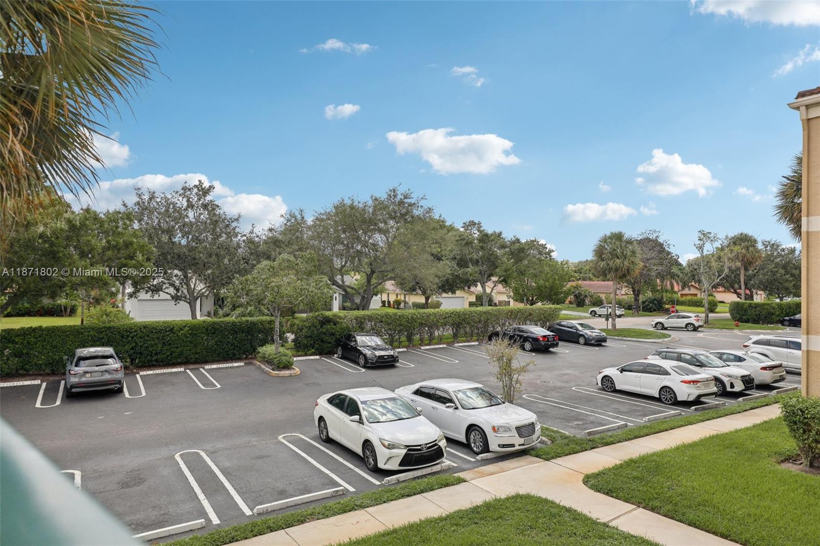 SAVANNAH AT RIVERSIDE CON - Residential