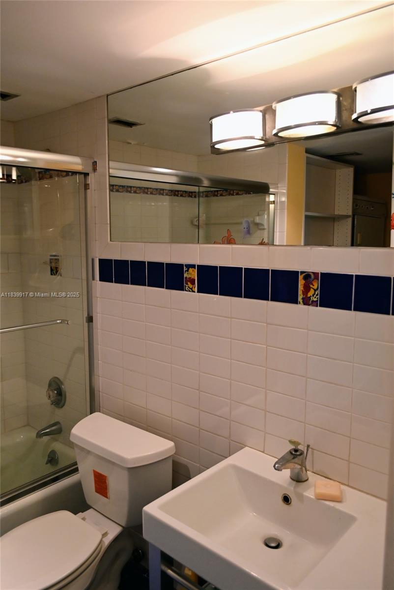 BAYVIEW TOWERS CONDO SOUT - Residential