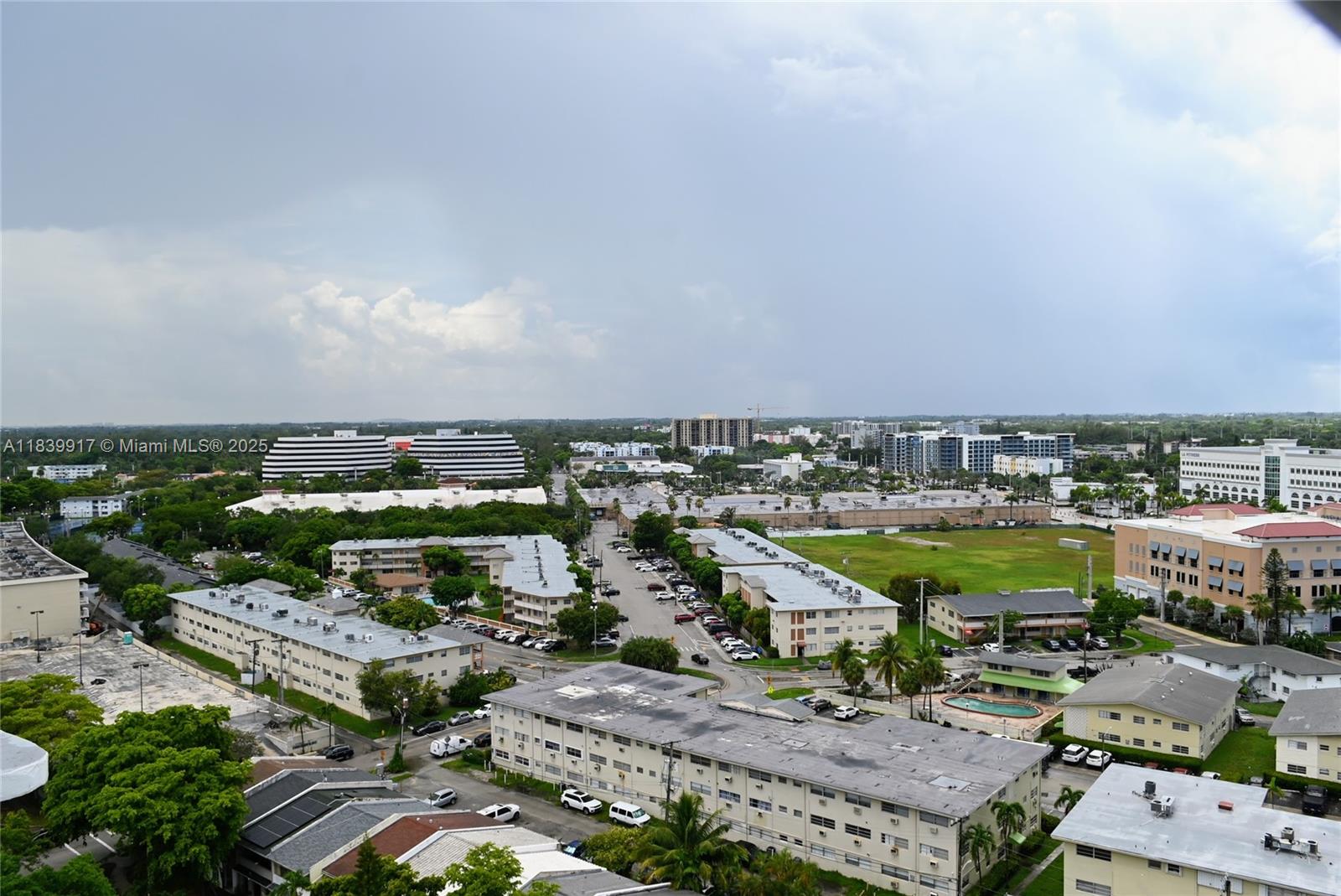 BAYVIEW TOWERS CONDO SOUT - Residential