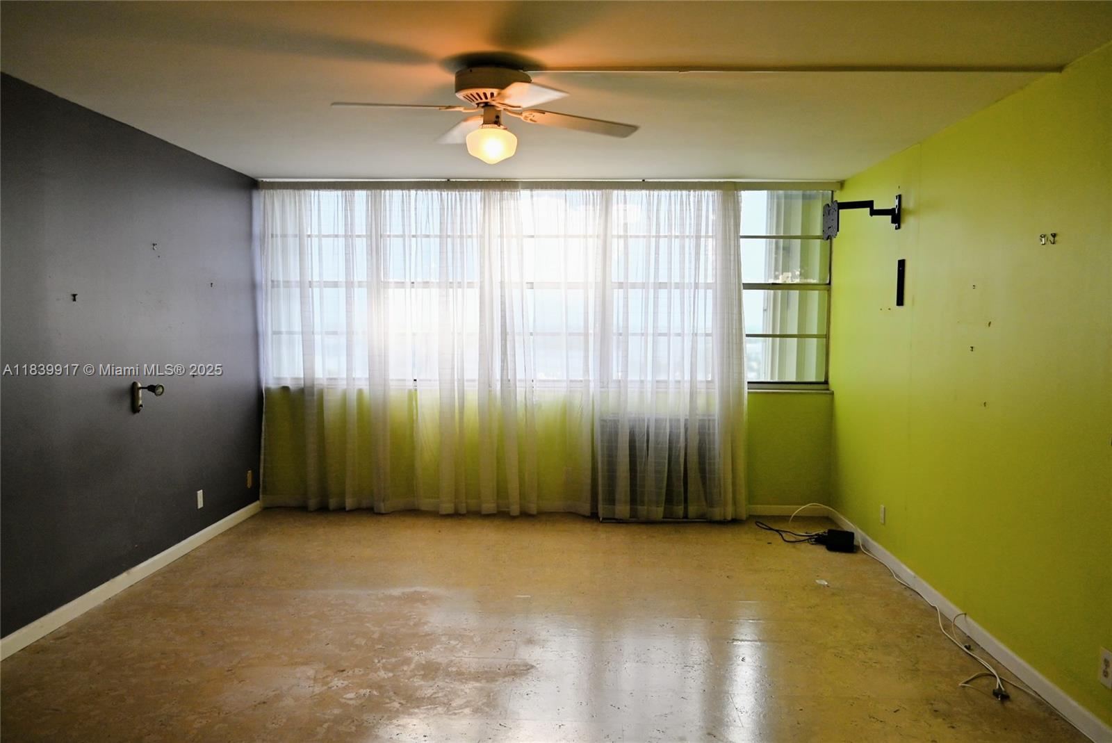 BAYVIEW TOWERS CONDO SOUT - Residential