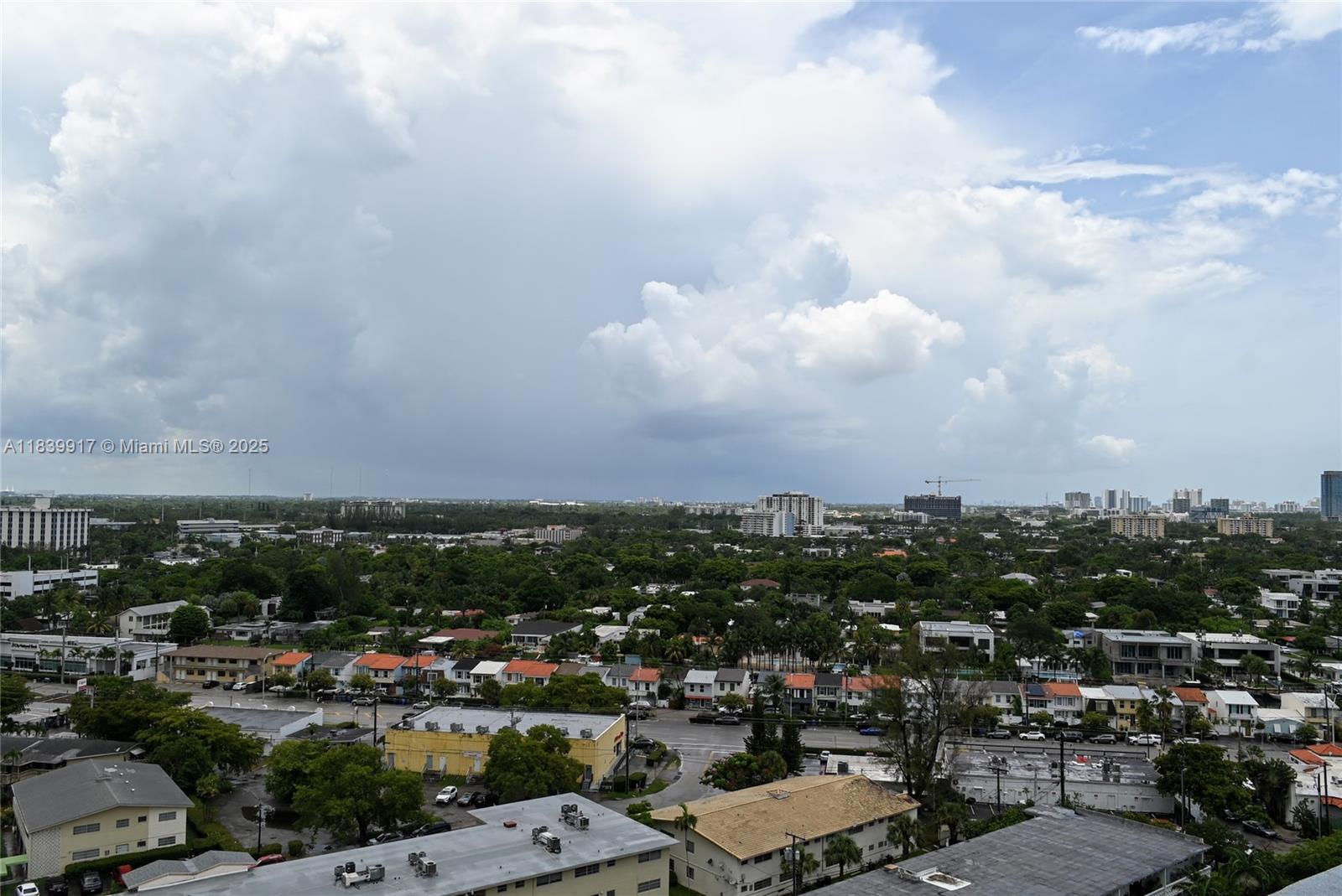 BAYVIEW TOWERS CONDO SOUT - Residential