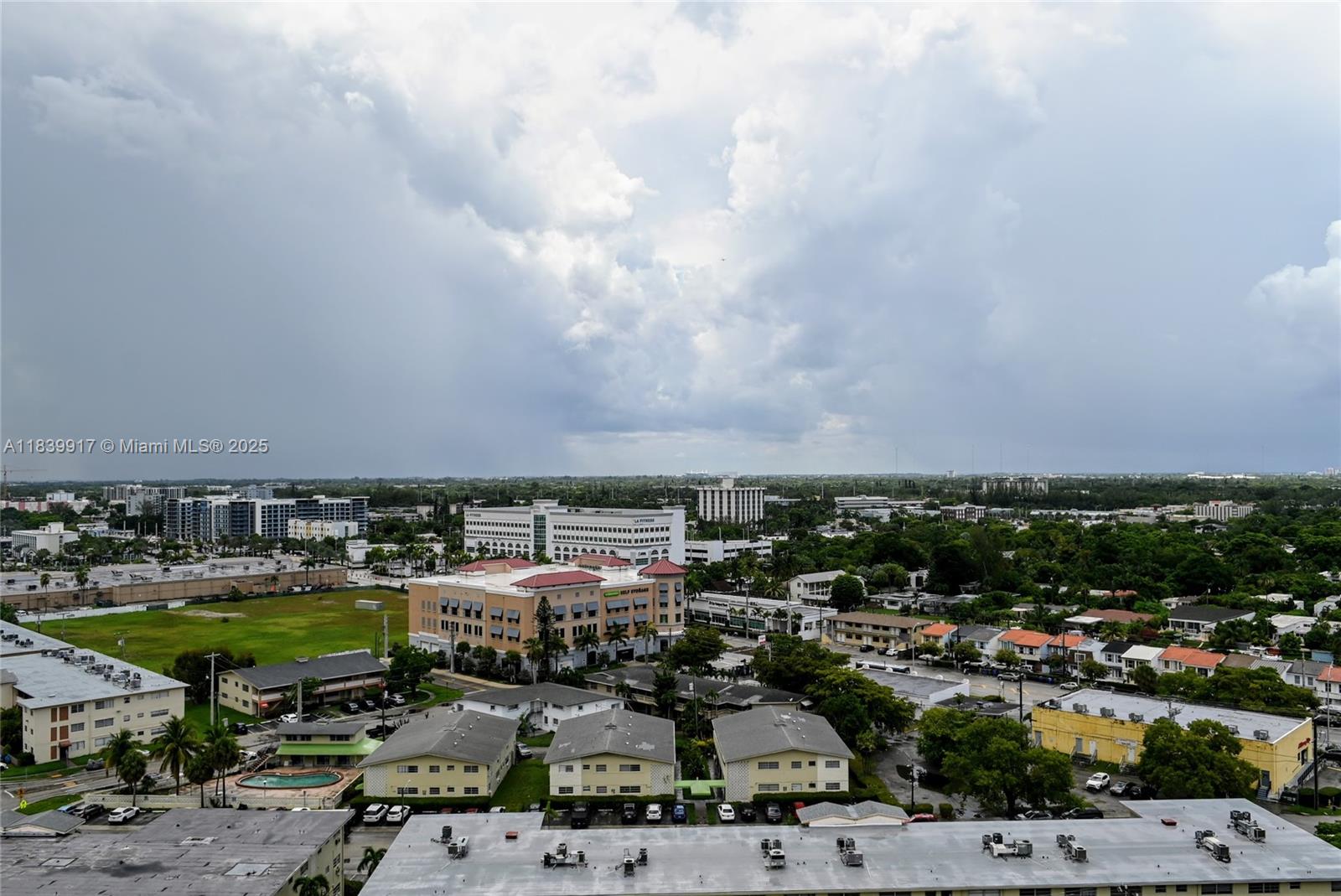 BAYVIEW TOWERS CONDO SOUT - Residential