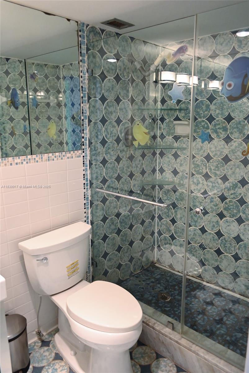 BAYVIEW TOWERS CONDO SOUT - Residential