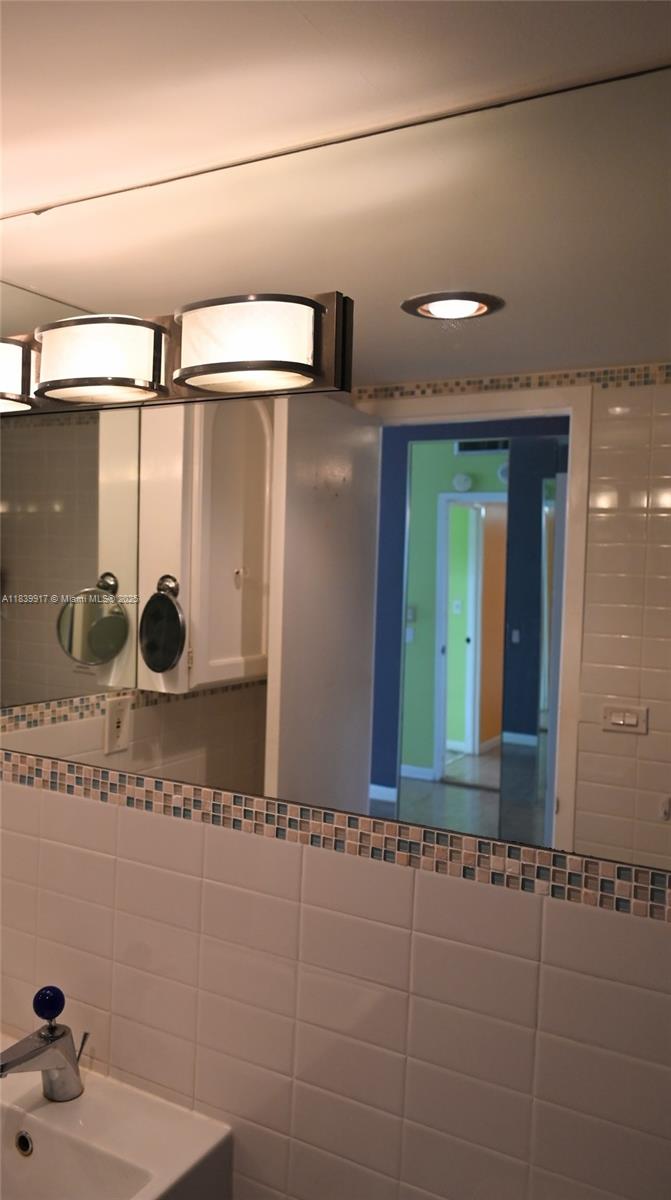 BAYVIEW TOWERS CONDO SOUT - Residential