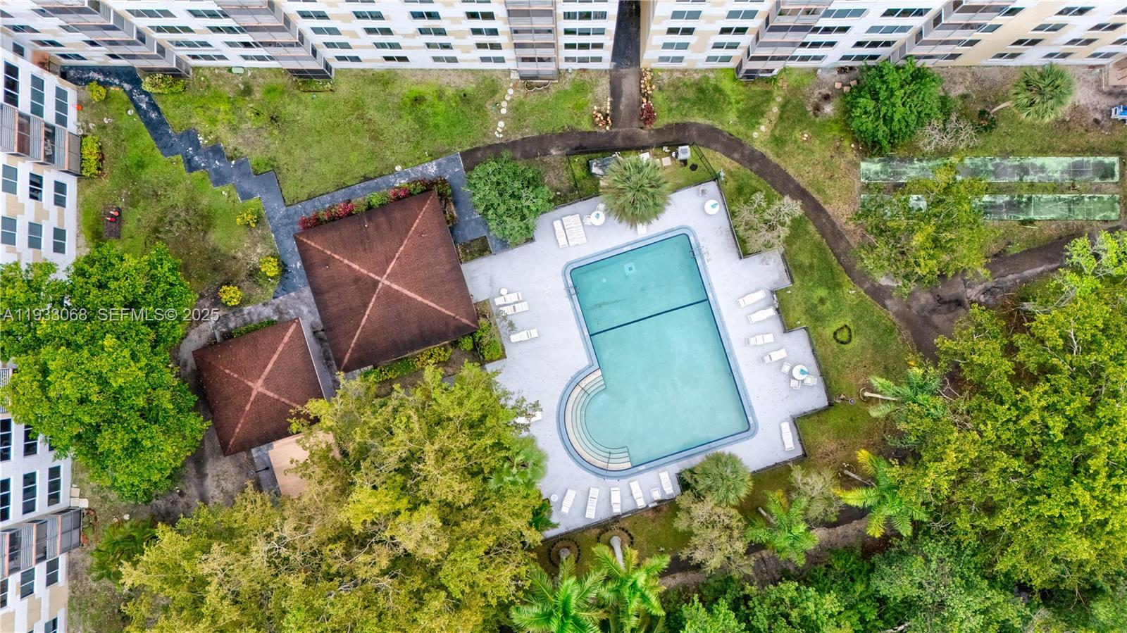 GREYNOLDS PARK CLUB CONDO - Residential