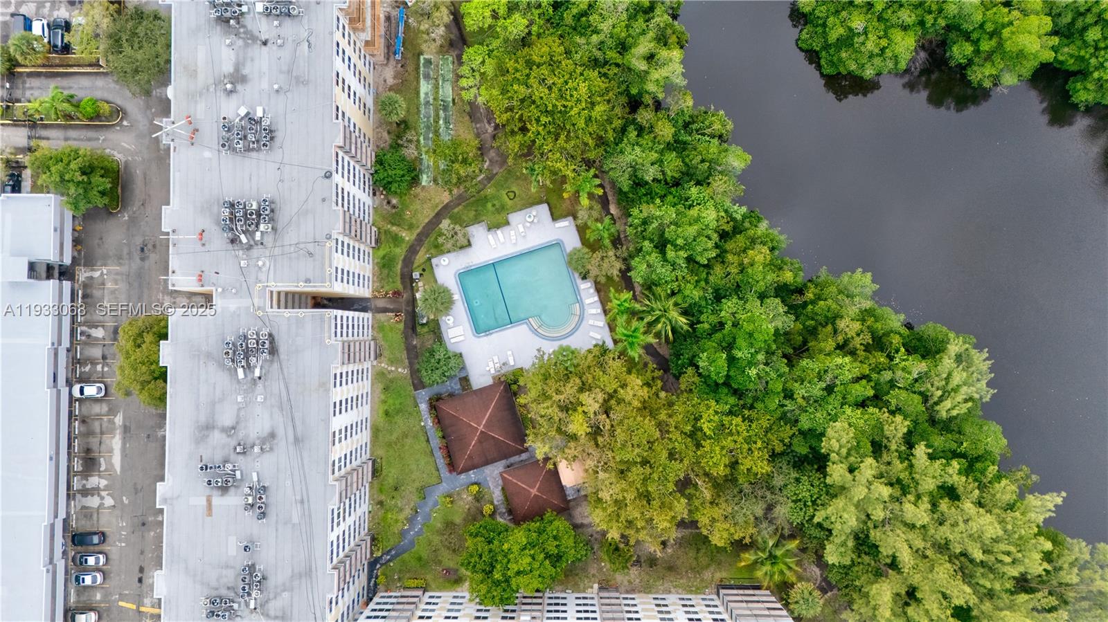 GREYNOLDS PARK CLUB CONDO - Residential