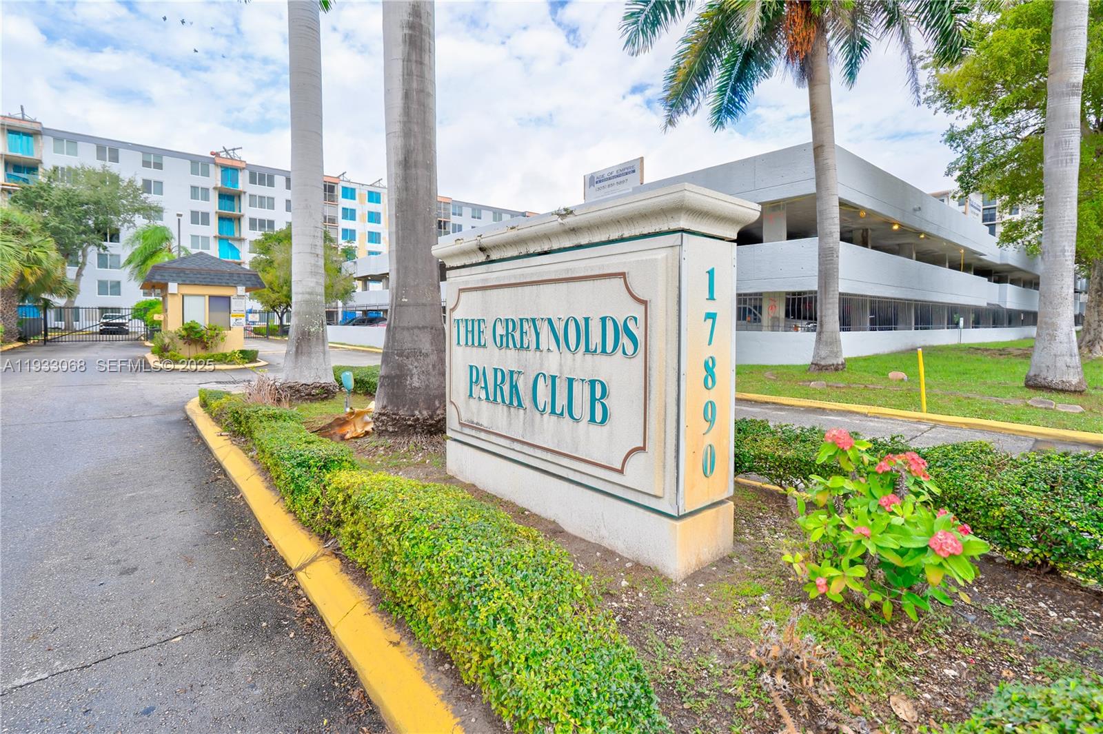 GREYNOLDS PARK CLUB CONDO - Residential