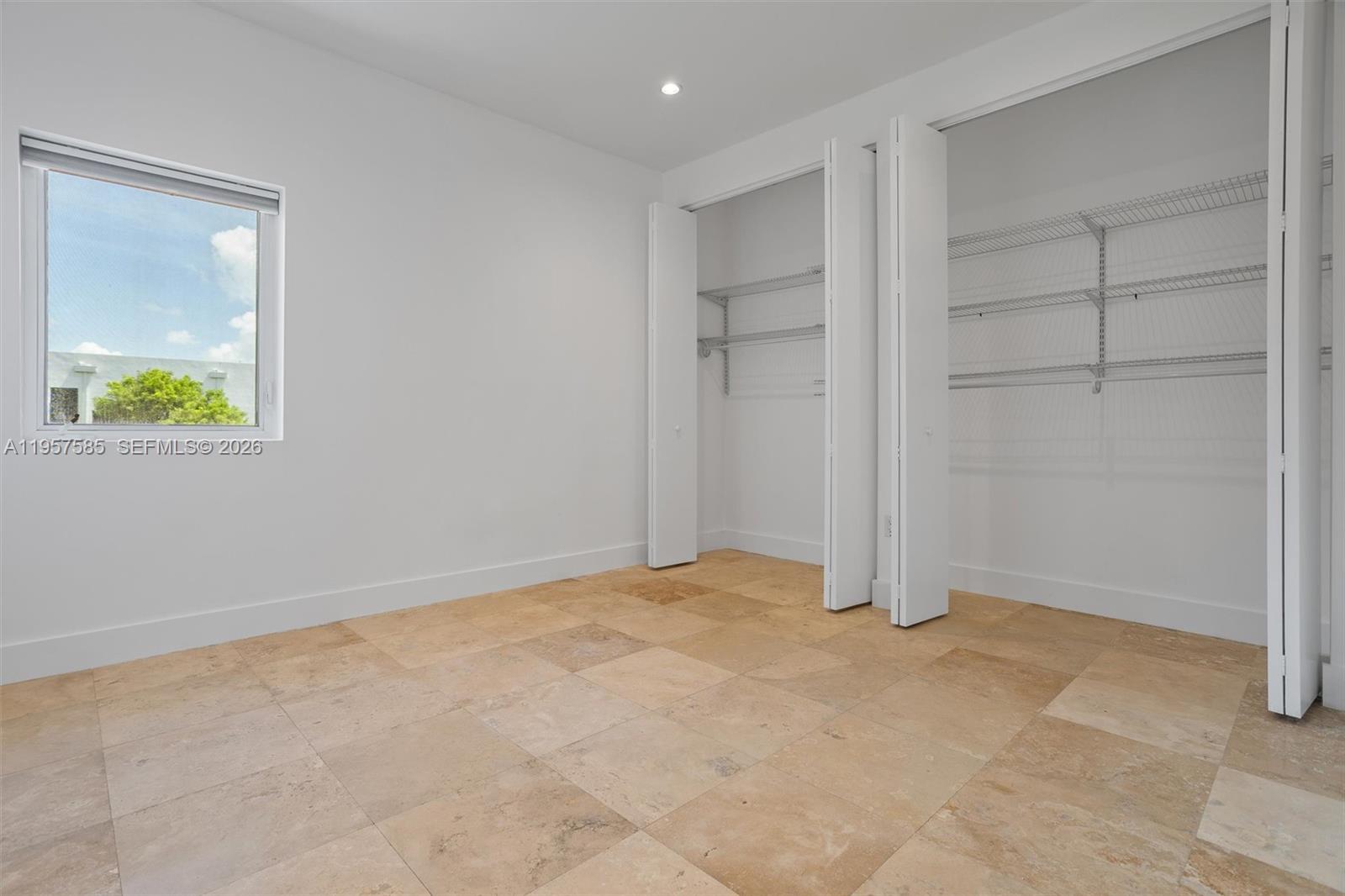 SILVER BLUFF GARDENS - Residential