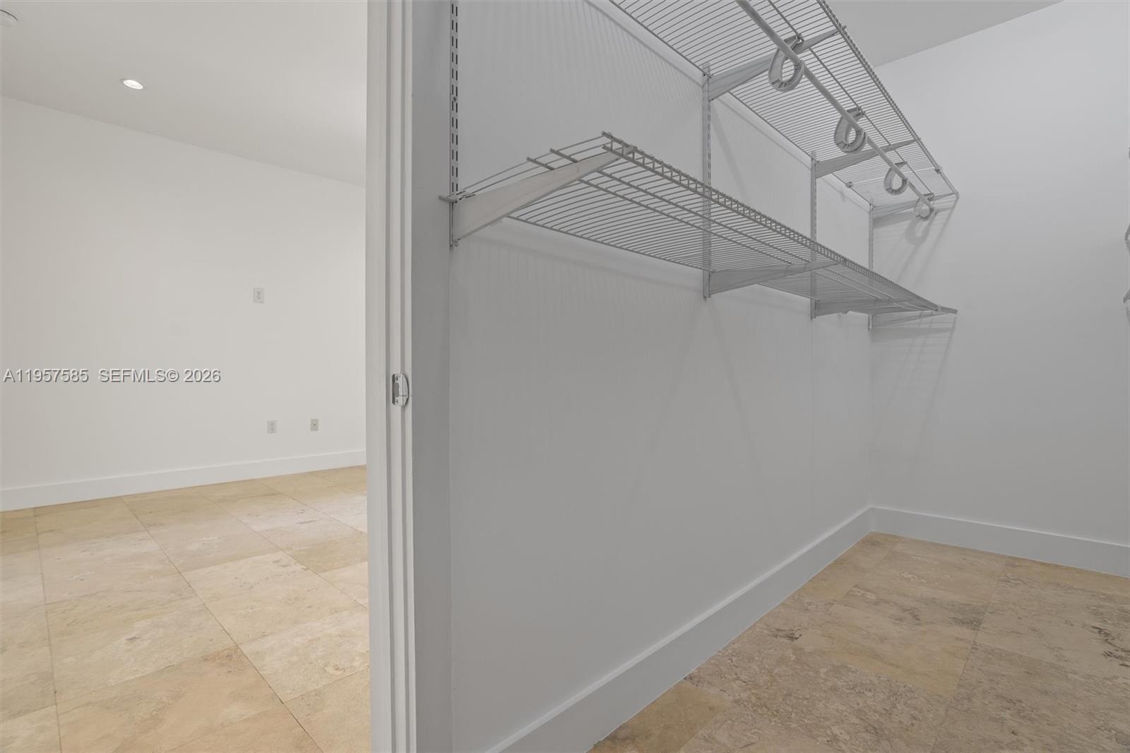 SILVER BLUFF GARDENS - Residential