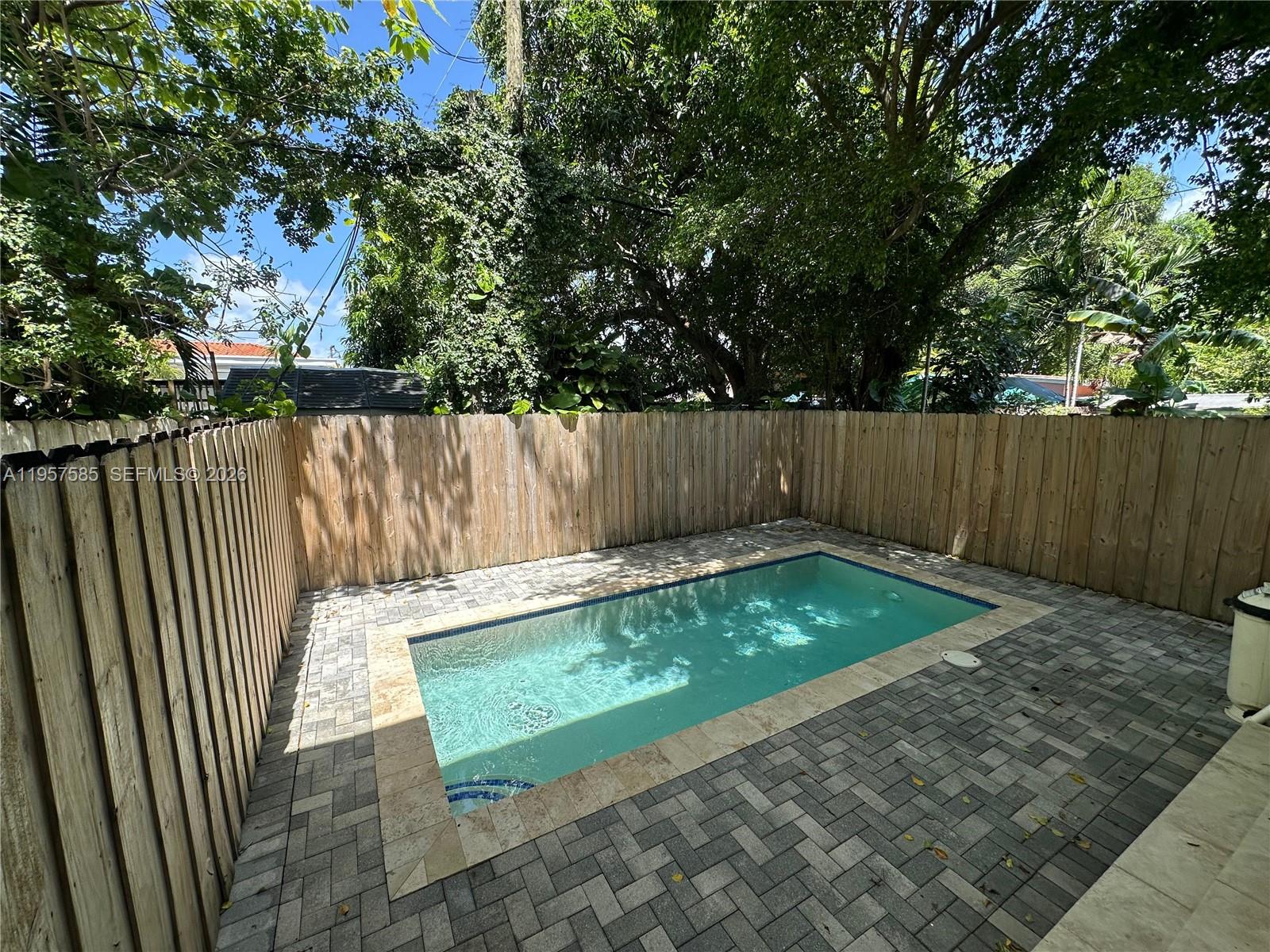 SILVER BLUFF GARDENS - Residential