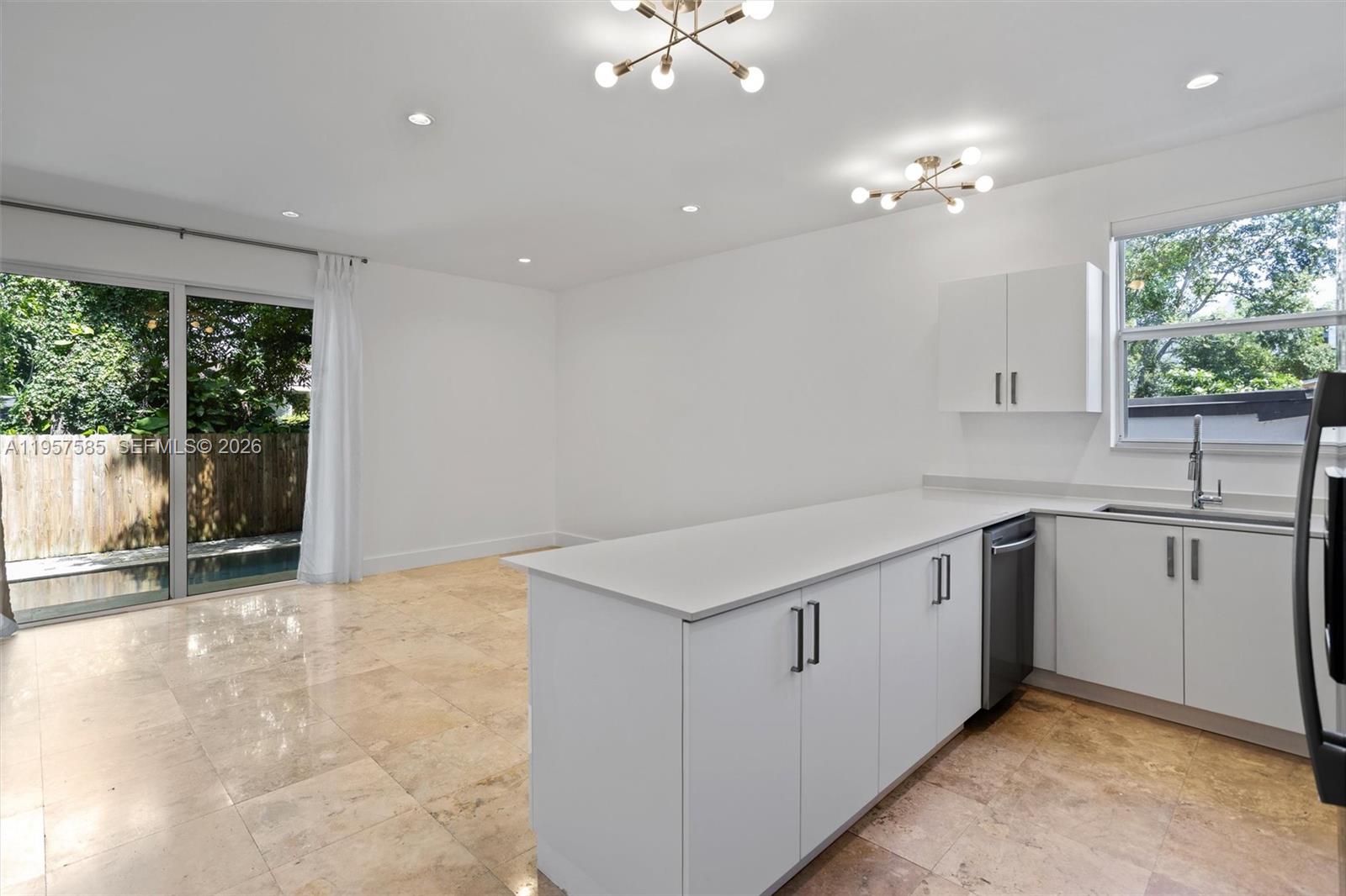 SILVER BLUFF GARDENS - Residential