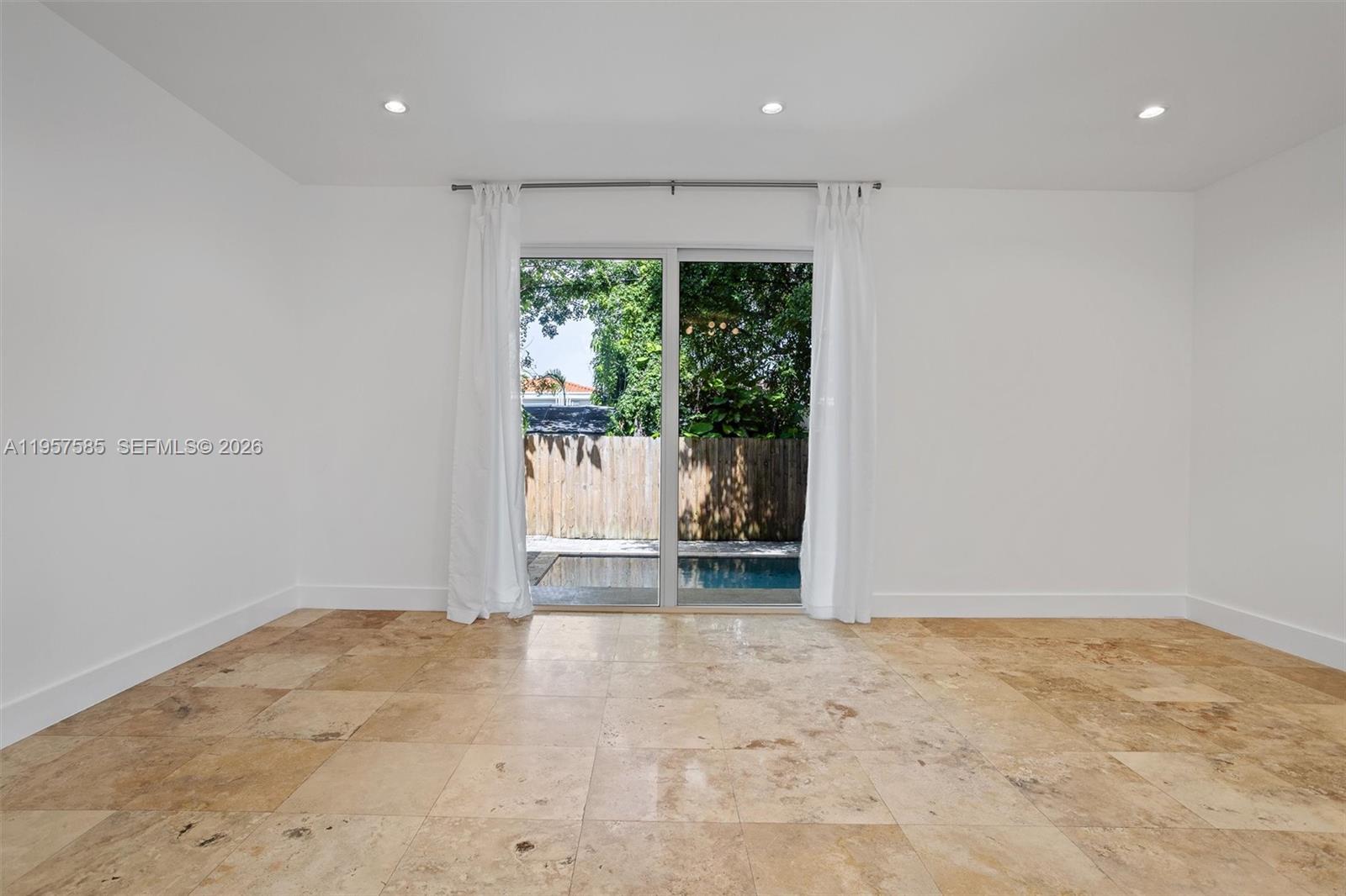 SILVER BLUFF GARDENS - Residential