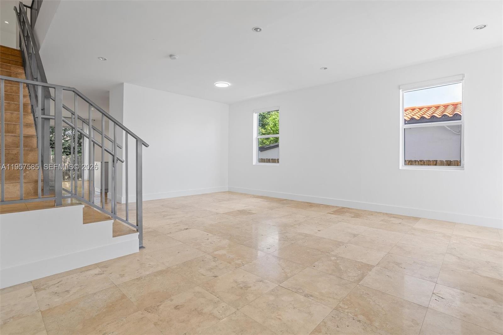 SILVER BLUFF GARDENS - Residential