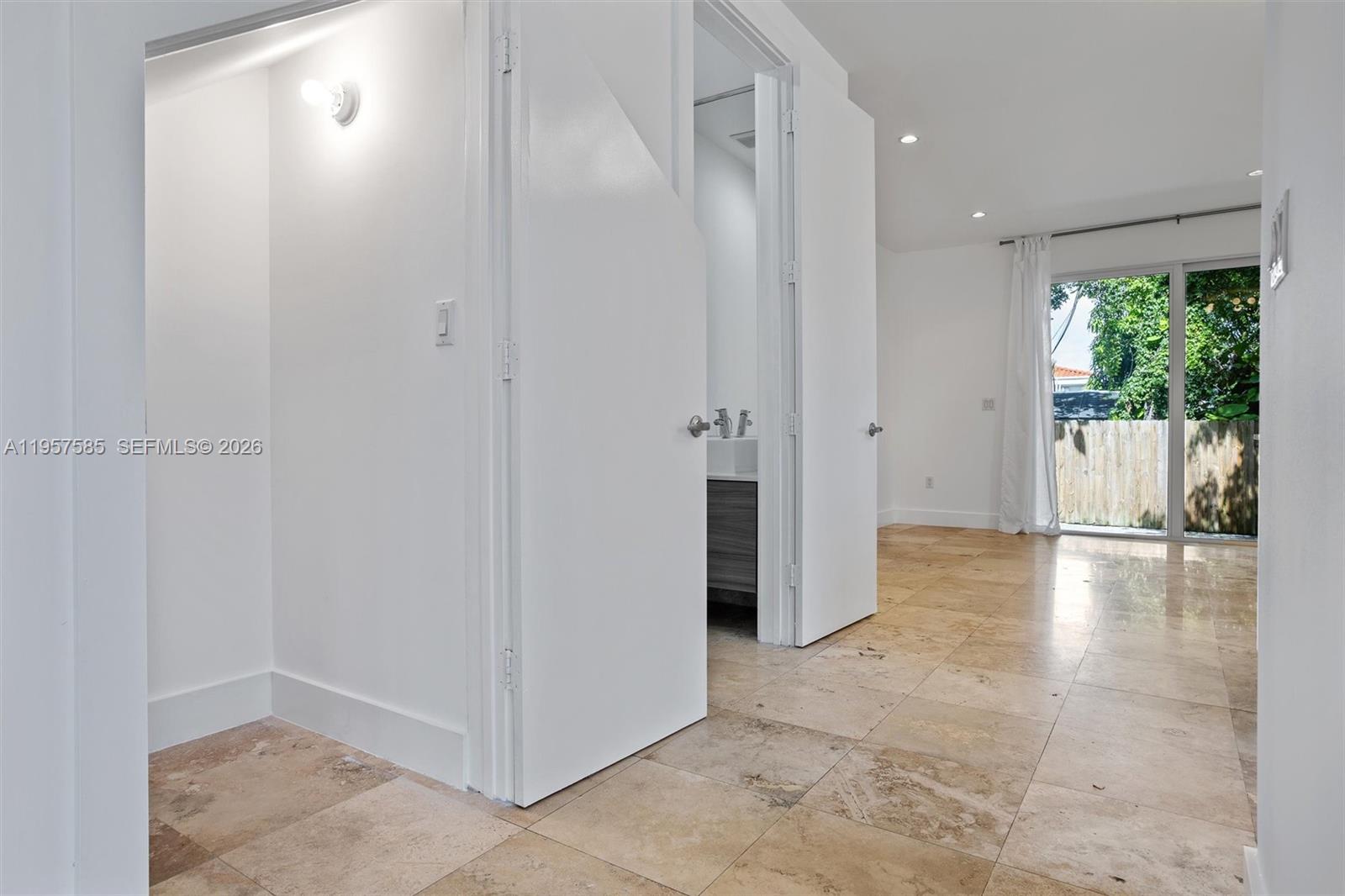 SILVER BLUFF GARDENS - Residential