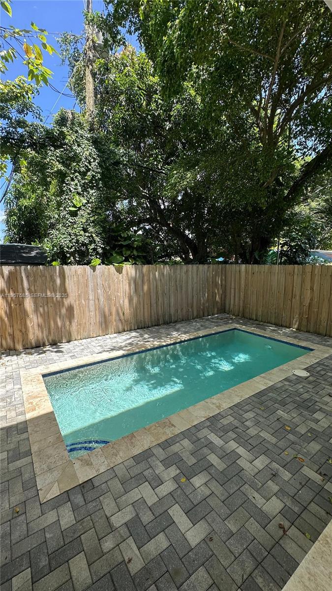 SILVER BLUFF GARDENS - Residential