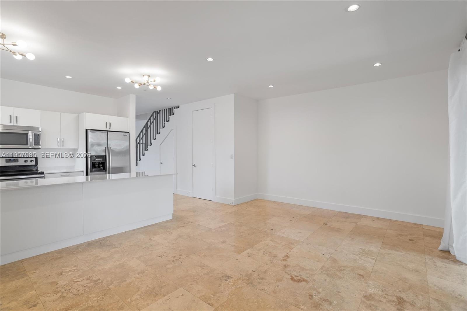 SILVER BLUFF GARDENS - Residential