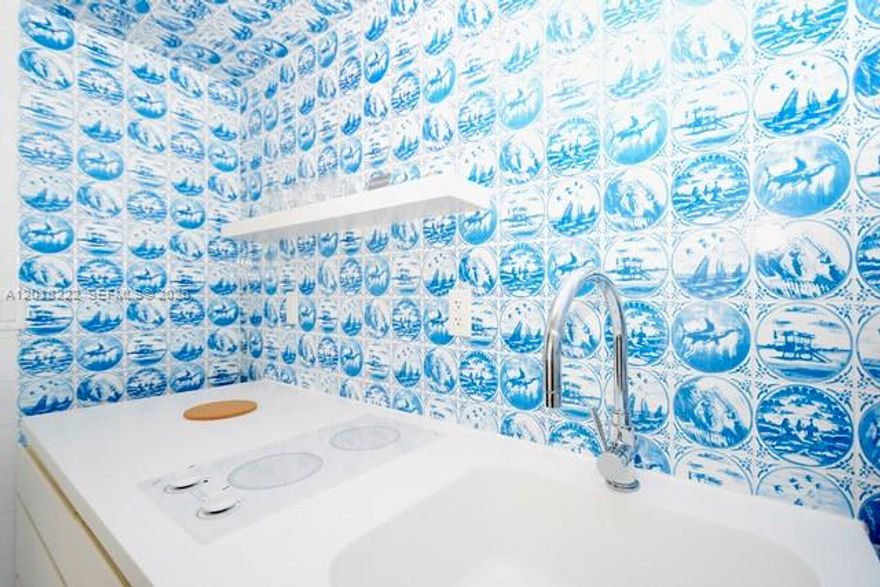 Amazing opportunity to own a high-class property in a short-term rental building in Miami Beach!
You will love the spacious pool on the bay with full-service bar and restaurant.
Enjoy it for yourself or rent it through Airbnb, Ebooking or Expedia.
This studio is not in the hotel program.