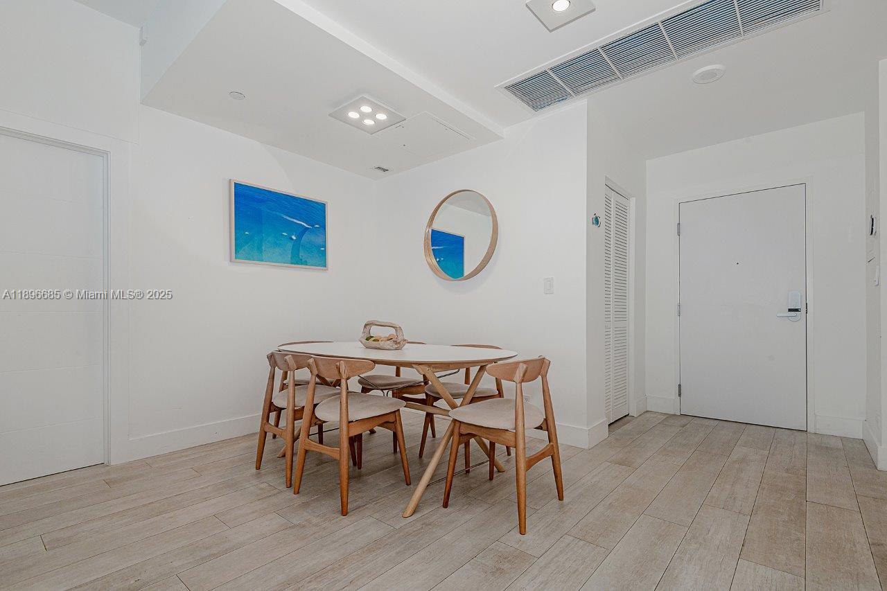 RONEY PALACE CONDO - Residential Lease