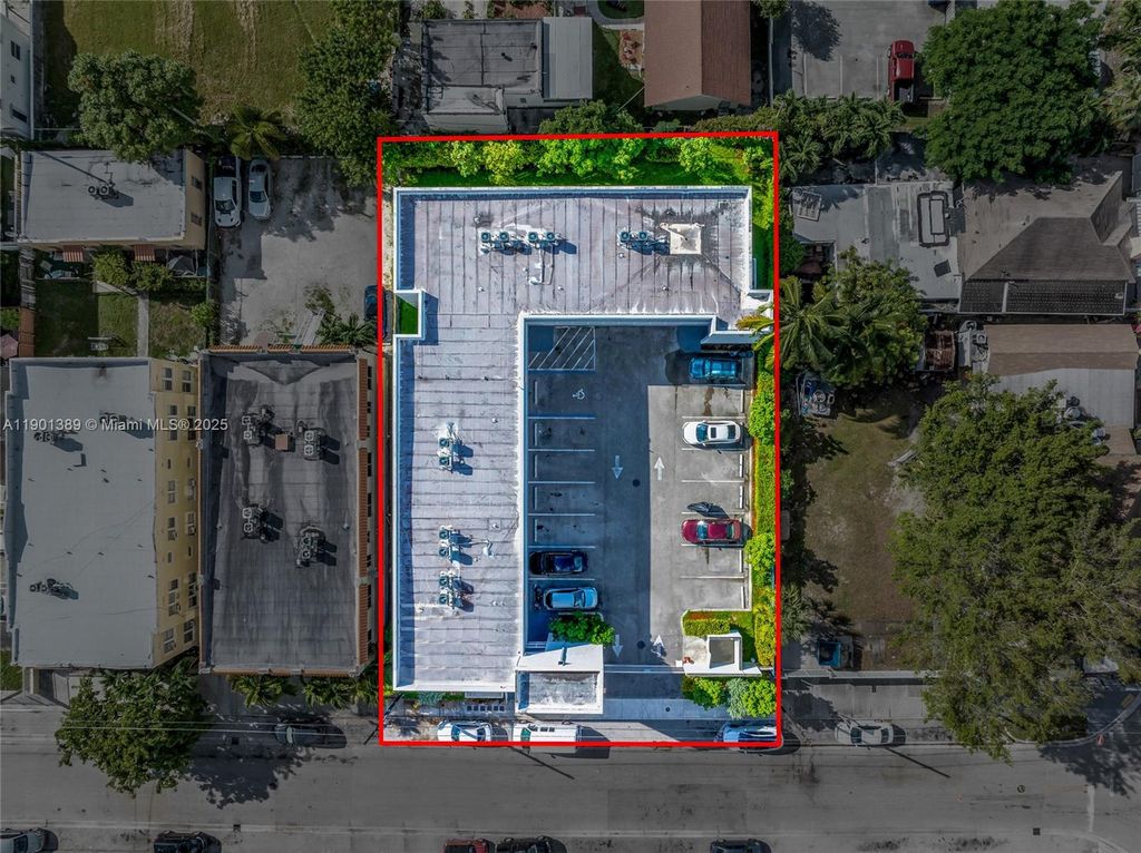 Photo of 750 SW 2nd St, Miami, FL 33130 (MLS # A11901389)