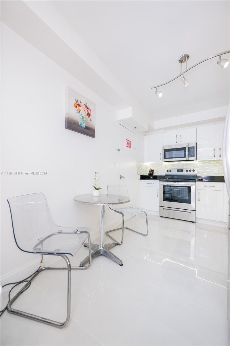 TIDES ON HOLLYWOOD BEACH - Residential Lease