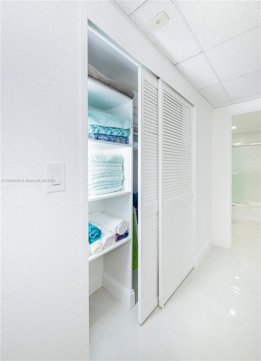 TIDES ON HOLLYWOOD BEACH - Residential Lease