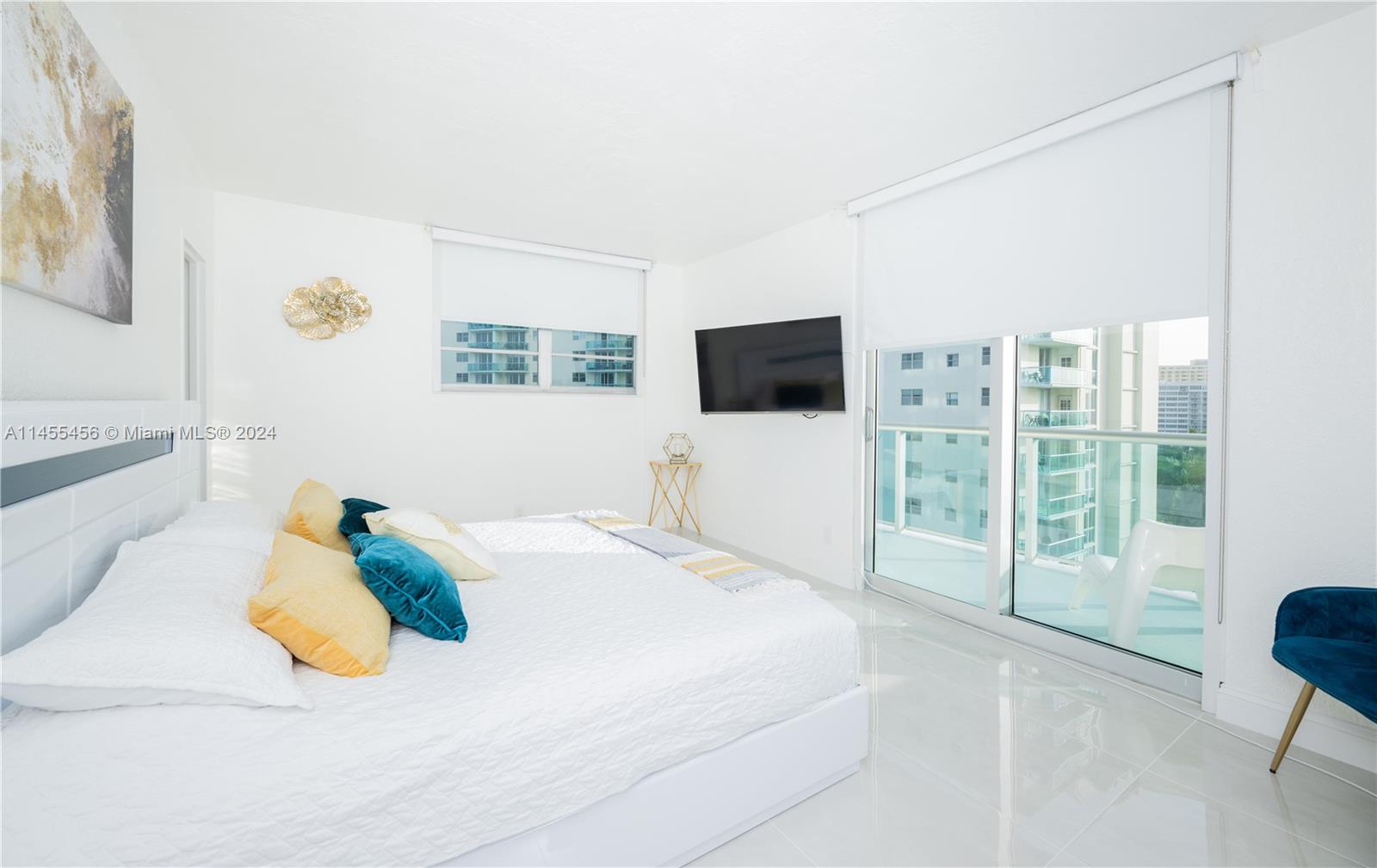 TIDES ON HOLLYWOOD BEACH - Residential Lease