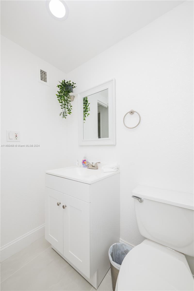 TIDES ON HOLLYWOOD BEACH - Residential Lease