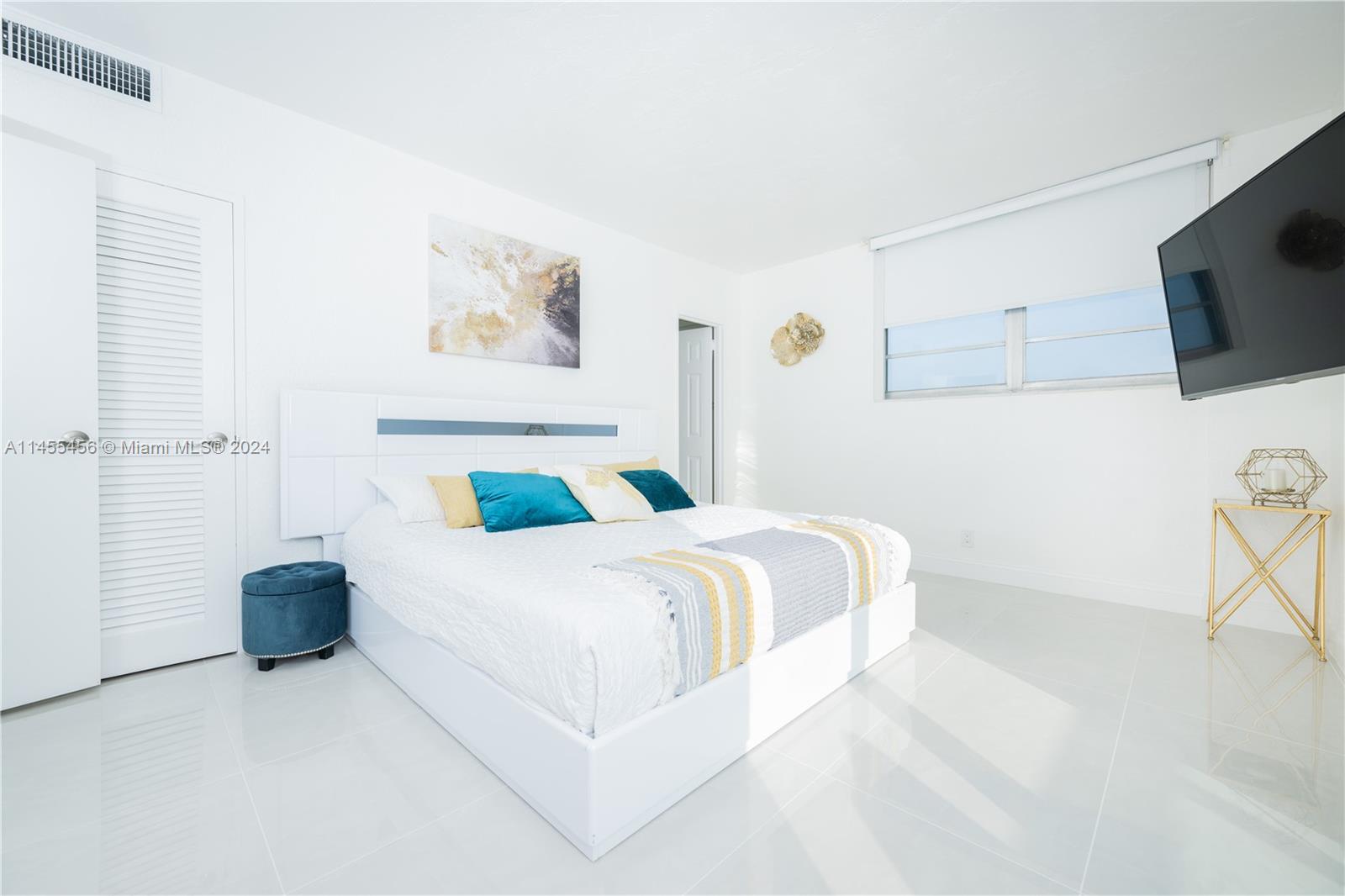 TIDES ON HOLLYWOOD BEACH - Residential Lease