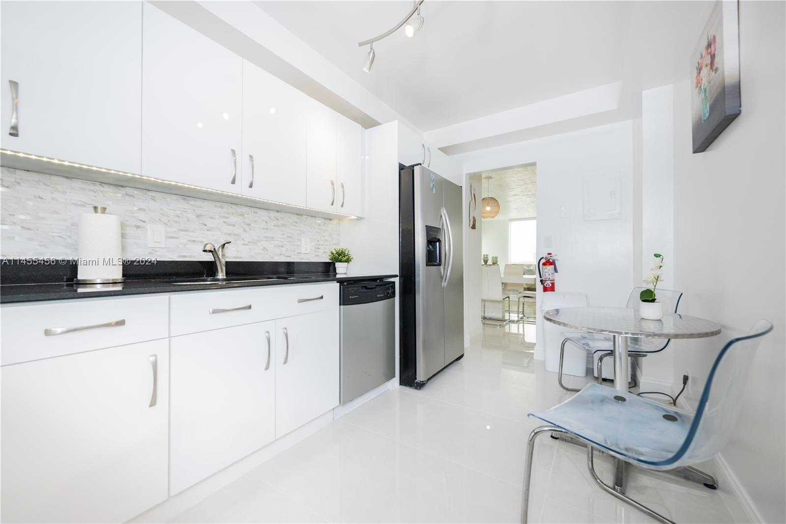 TIDES ON HOLLYWOOD BEACH - Residential Lease