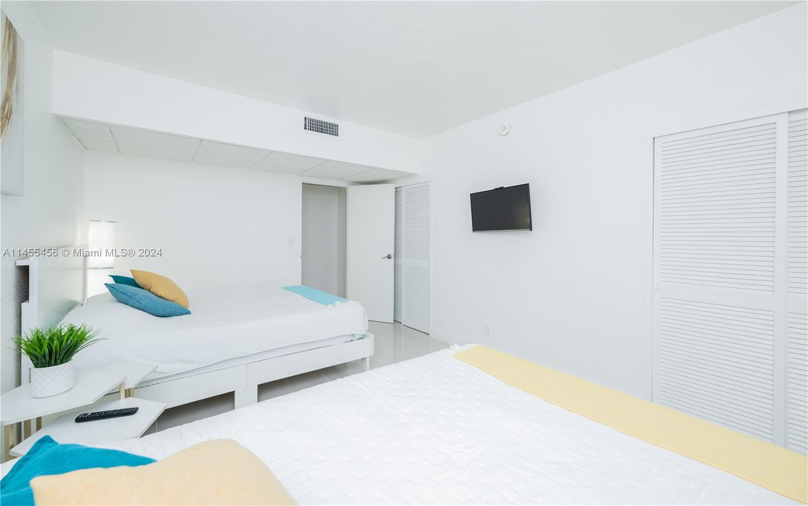 TIDES ON HOLLYWOOD BEACH - Residential Lease