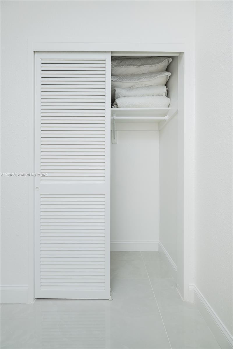 TIDES ON HOLLYWOOD BEACH - Residential Lease