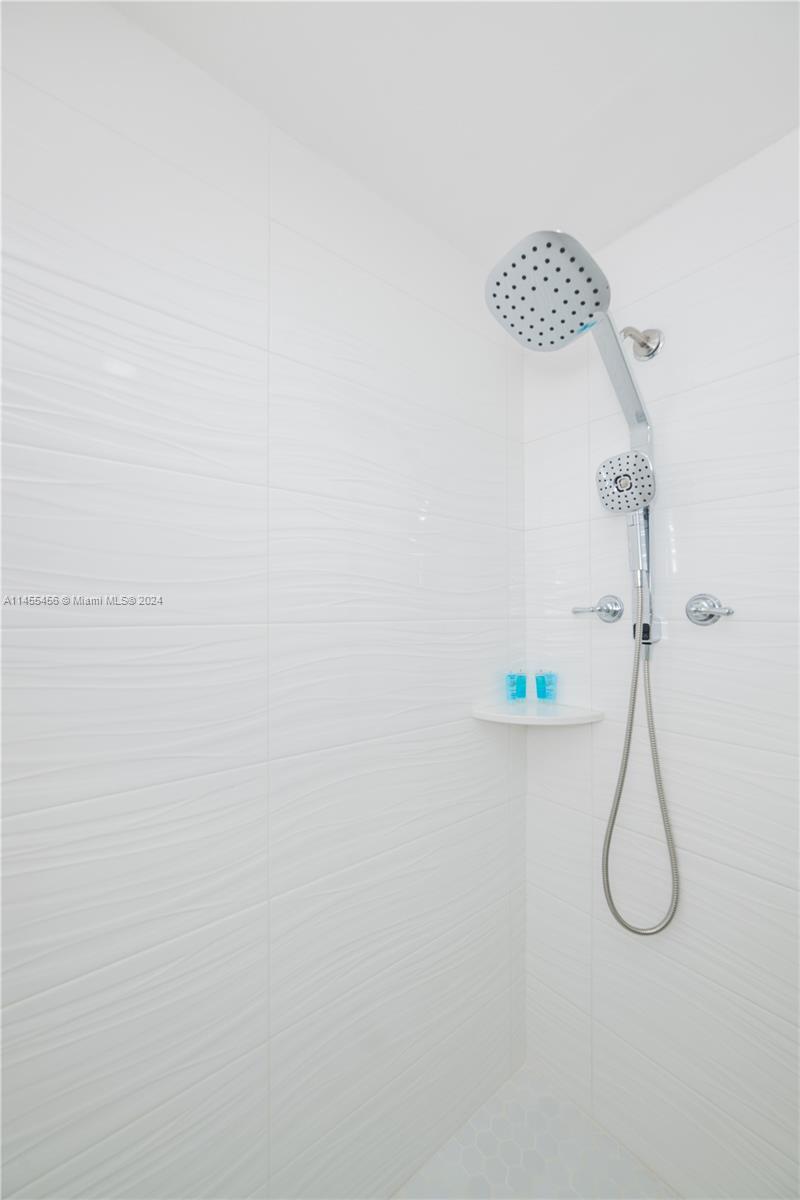 TIDES ON HOLLYWOOD BEACH - Residential Lease