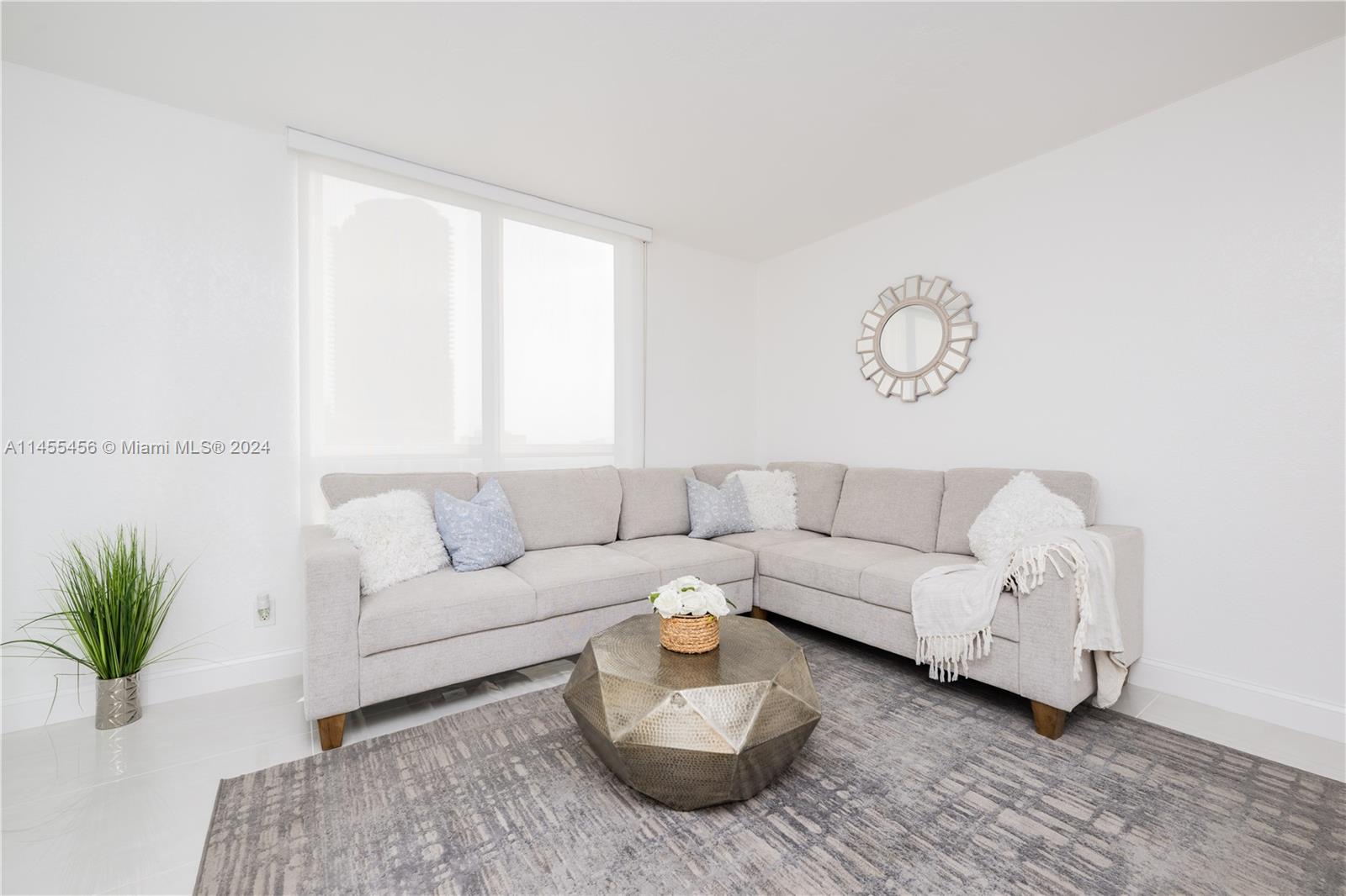 TIDES ON HOLLYWOOD BEACH - Residential Lease